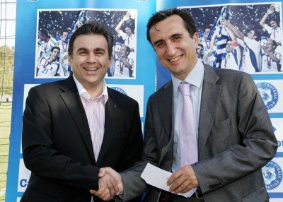 Ioannis Farfarellis '87 MA with 'Carrefour' Greece CEO Vassilis Stasinoulias.