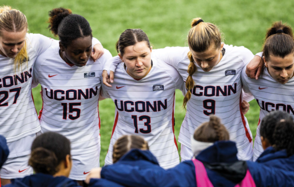 Picture of UConn women's soccer players